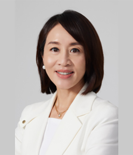 Cindy Chow — 执行董事兼首席执行官，阿里巴巴香港创业者基金