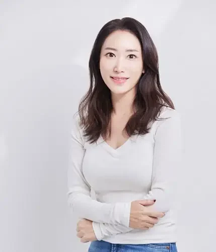 Nicole SJ Jang