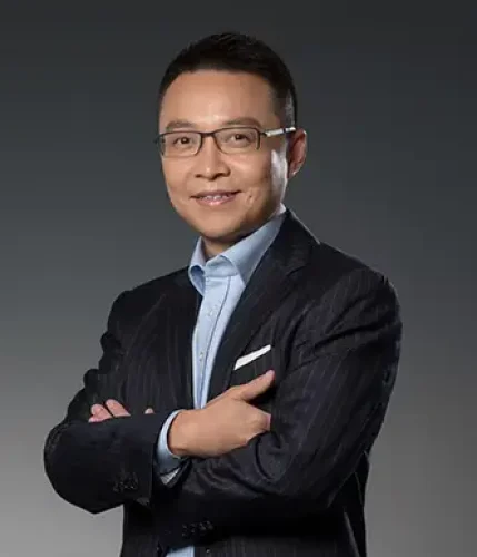 huangmingming headshot_0.png